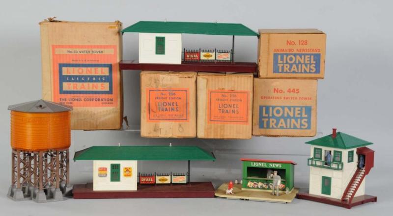 Appraisal: Lot of Lionel Boxed Train Accessories Description Post-war Includes water