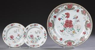 Appraisal: Three Chinese Famille Rose Porcelain Pieces consi Three Chinese Famille