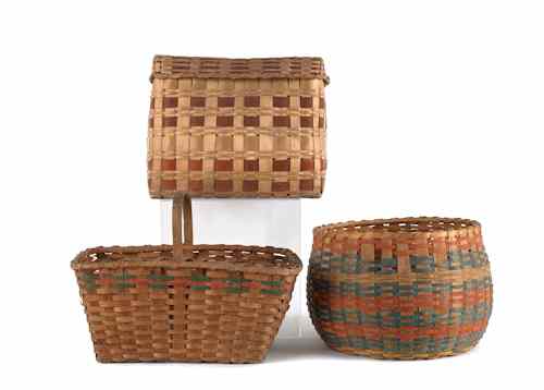 Appraisal: Three woodlands painted baskets