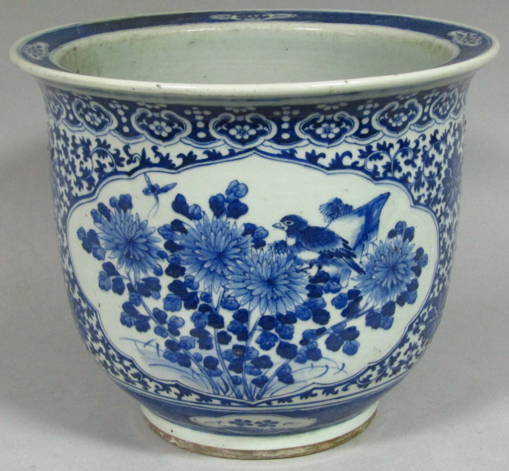 Appraisal: An thC Chinese blue and white porcelain jardiniere the bell