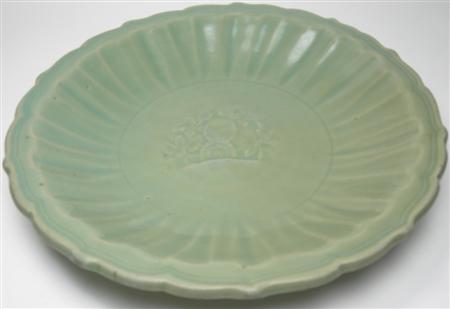 Appraisal: A th century Chinese celadon dish with fluted border and