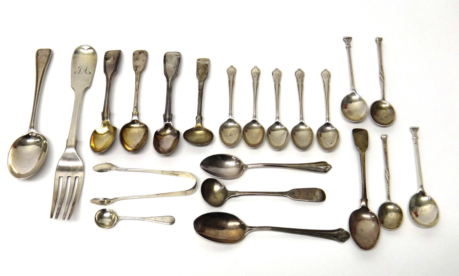 Appraisal: Five silver coffee spoons Sheffield a silver fiddle pattern fork