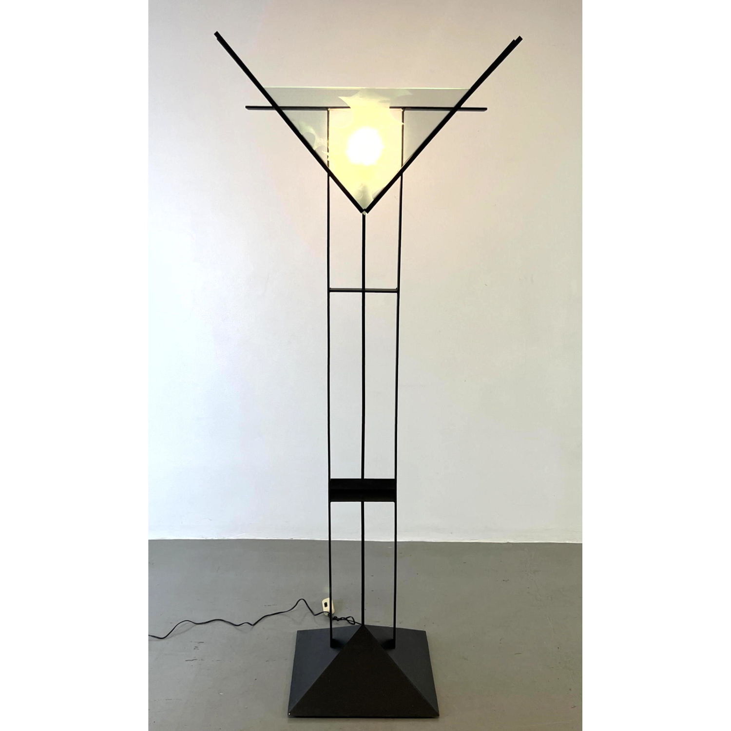 Appraisal: Robert Roesch and Suzanne Horvitz Floor Lamp Memphis style Glass