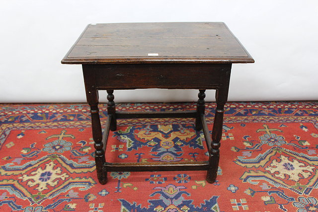 Appraisal: A LATE TH EARLY TH CENTURY OAK RECTANGULAR CENTRE TABLE