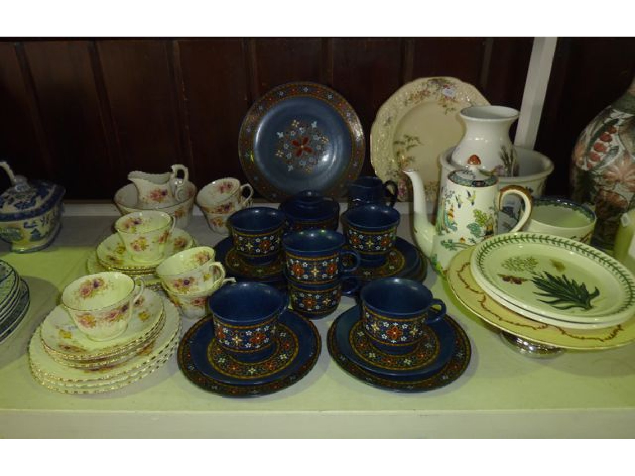 Appraisal: A collection of ceramics including a Crown Staffordshire Chinese Willow