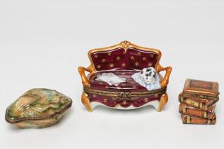 Appraisal: Limoges Porcelain Boxes Miniature Hand Limoges French porcelain hand-painted pillboxes