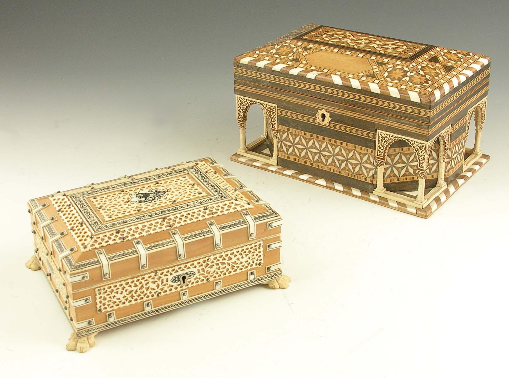 Appraisal: An Anglo-Indian sandalwood and ivory jewellery box