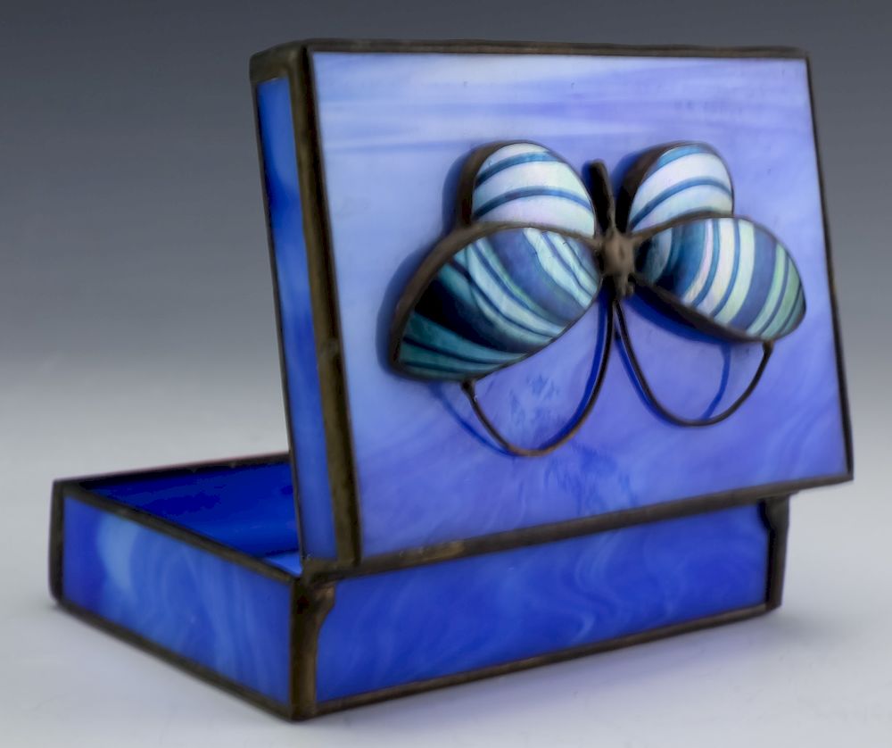 Appraisal: Orient Flume Studio Art Glass Butterfly Box Guaranteed Authentic Studio