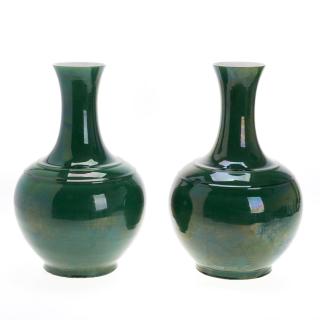 Appraisal: Nice pair Chinese apple green glazed crackle vases Nice pair