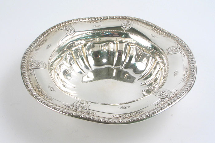 Appraisal: AN AMERICAN WALLACE STERLING SILVER DEEP BOWL Rosepoint pattern having