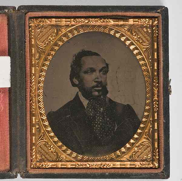 Appraisal: Sixth Plate Ambrotype of an African American Gentleman Sixth plate