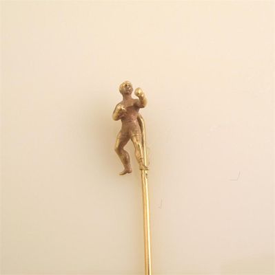 Appraisal: Of Pugilist interest A gold stick pin with well detailed