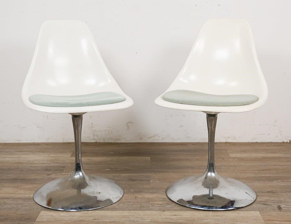 Appraisal: Pair of Eero Saarinen Finnish - style tulip chairs West