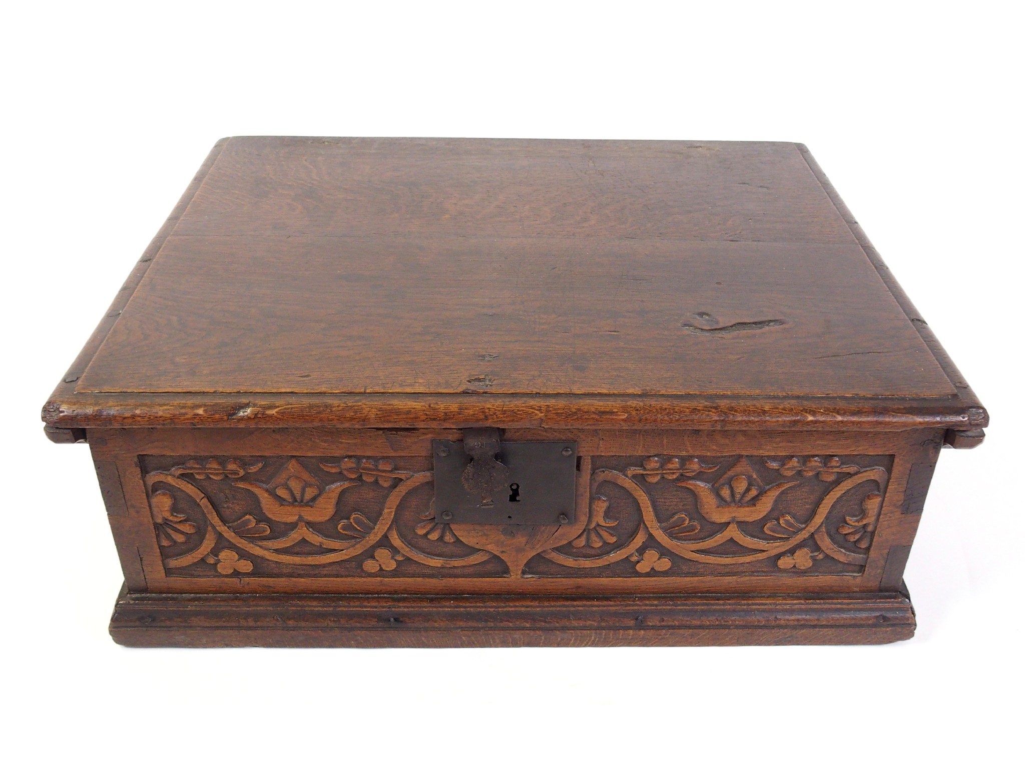 Appraisal: An th Century oak bible boxthe hinged lid top above