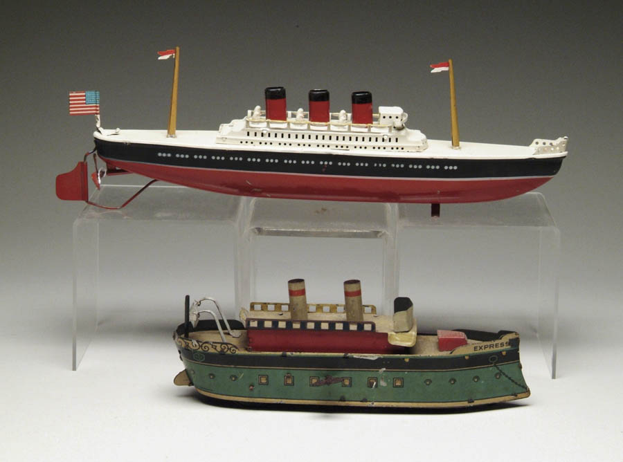 Appraisal: LOT OF BOATS Lot includes Arnold ocean liner with original