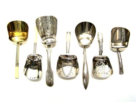 Appraisal: A group of caddy shovels to include a gilt example