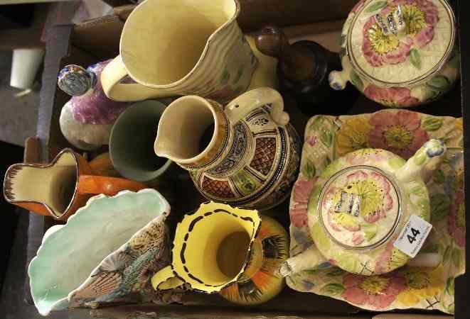 Appraisal: A collection of pottery to include Price Kensington Butterfly ware