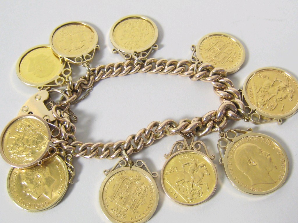 Appraisal: A ct gold chain link Bracelet with padlock fastener three