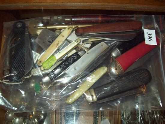 Appraisal: AN INTERESTING COLLECTION OF FIFTEEN POCKET KNIVES GLASS CUTTER ETC