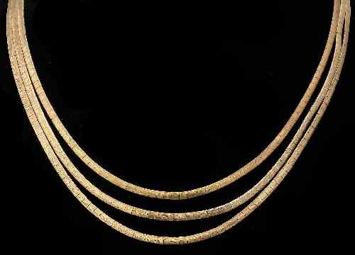 Appraisal: A modern ct gold triple strand flat link necklace mm