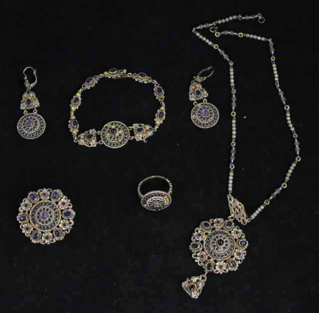 Appraisal: A suite of blue stone and faux pearl set jewellery