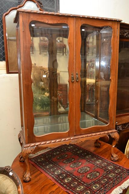 Appraisal: A CHIPPENDALE STYLE DISPLAY CABINET KEY IN OFFICE