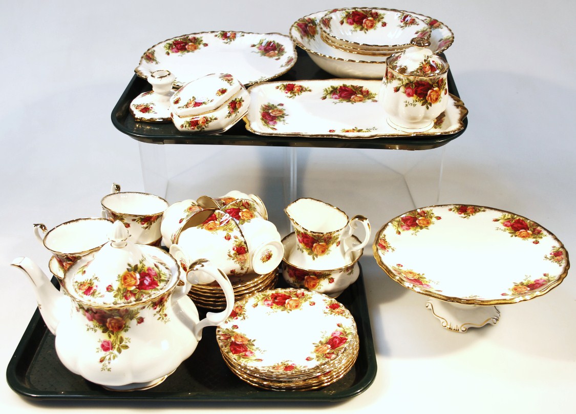 Appraisal: A Royal Albert Old Country Roses part service to include