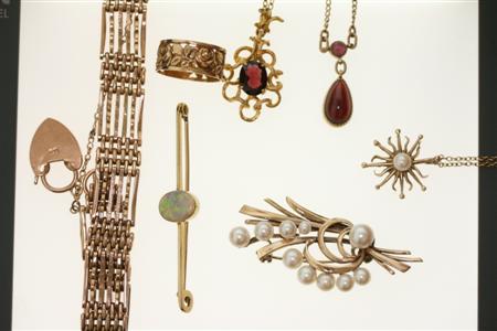 Appraisal: A group of gold and gem set pieces of jewellery