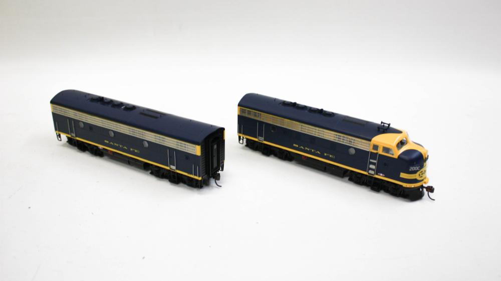 Appraisal: FOUR SETS OF GENESIS BY ATHERN HO GAUGE TRAIN ENGINES