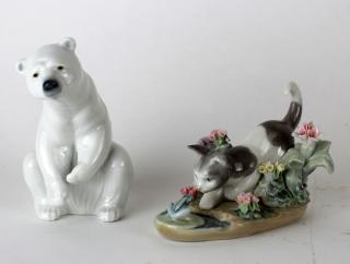 Appraisal: Lot of small Lladro figurines Lot of small Lladro figurines