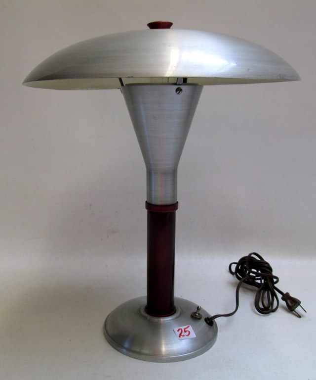 Appraisal: MID-CENTURY MODERN MOON CREST TABLE LAMP Smith Metal Arts Co