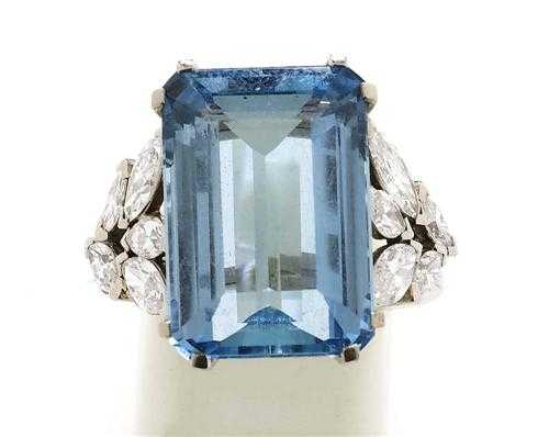 Appraisal: AQUAMARINE AND DIAMOND RING ca White gold Very elegant ring