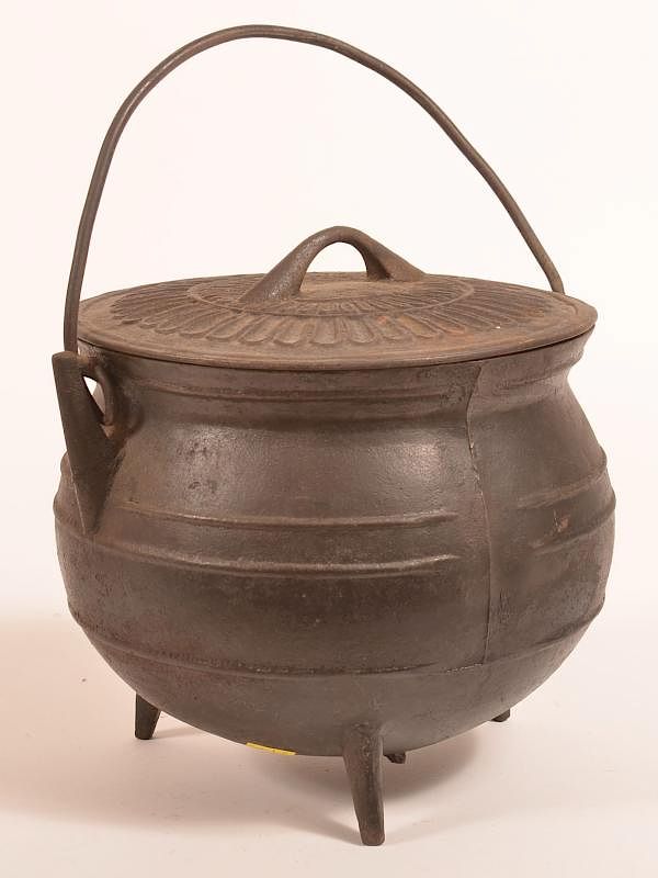 Appraisal: Cast Iron Covered Gypsy Kettle Cast Iron Covered Gypsy Kettle