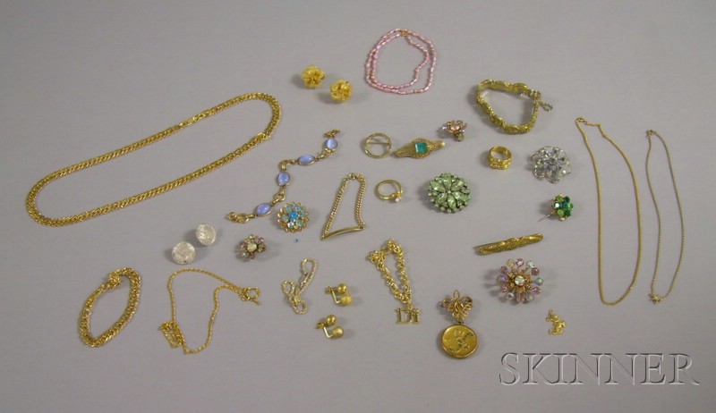 Appraisal: Small Group of Assorted Costume Jewelry including brooches earrings and