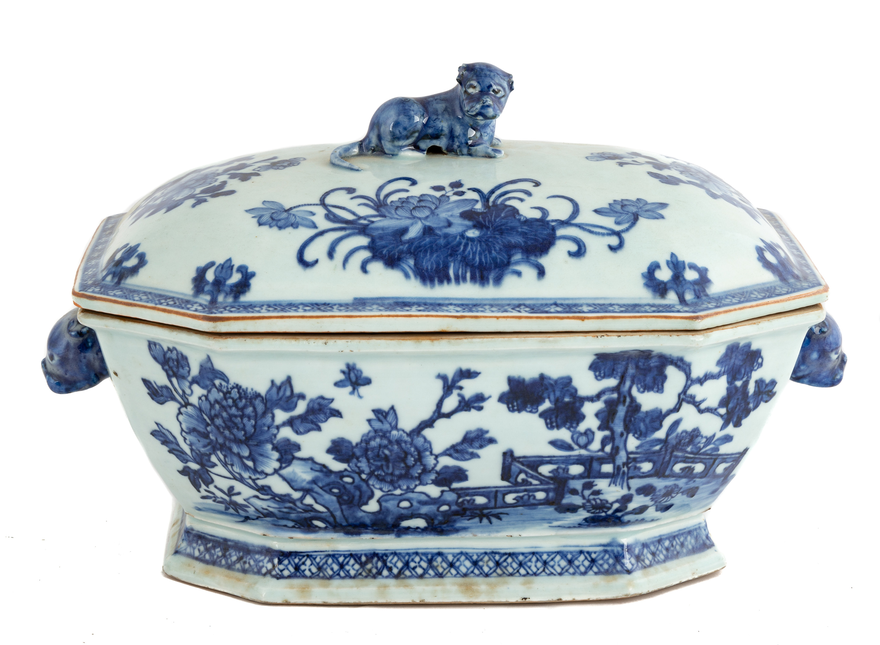 Appraisal: CHINESE CANTON TUREEN th century With dog handles and finial