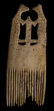 Appraisal: EASTERN WOODLANDS BONE EFFIGY COMB x in See Pleasing The