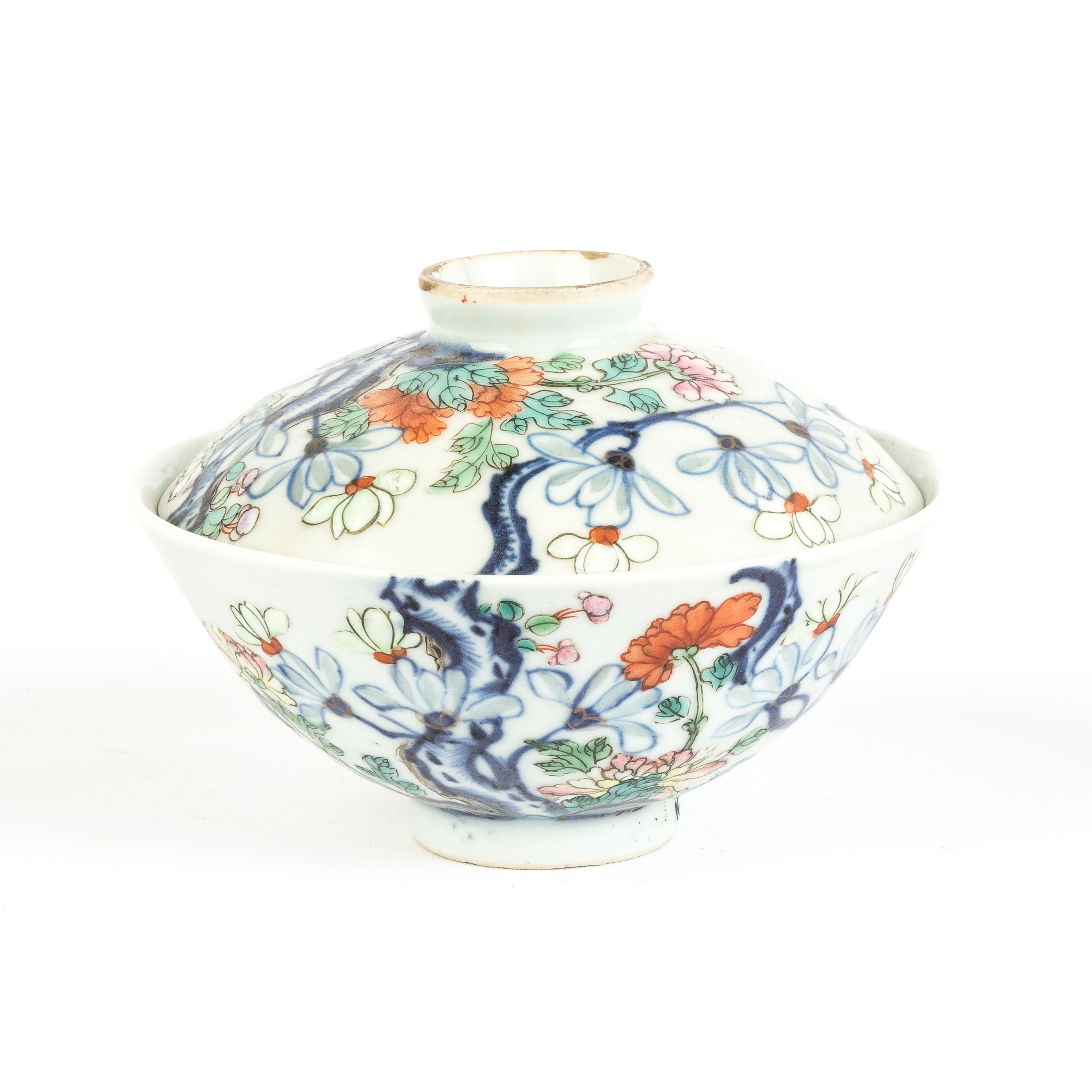 Appraisal: Chinese Porcelain Covered Bowl Ch-en Lung mark