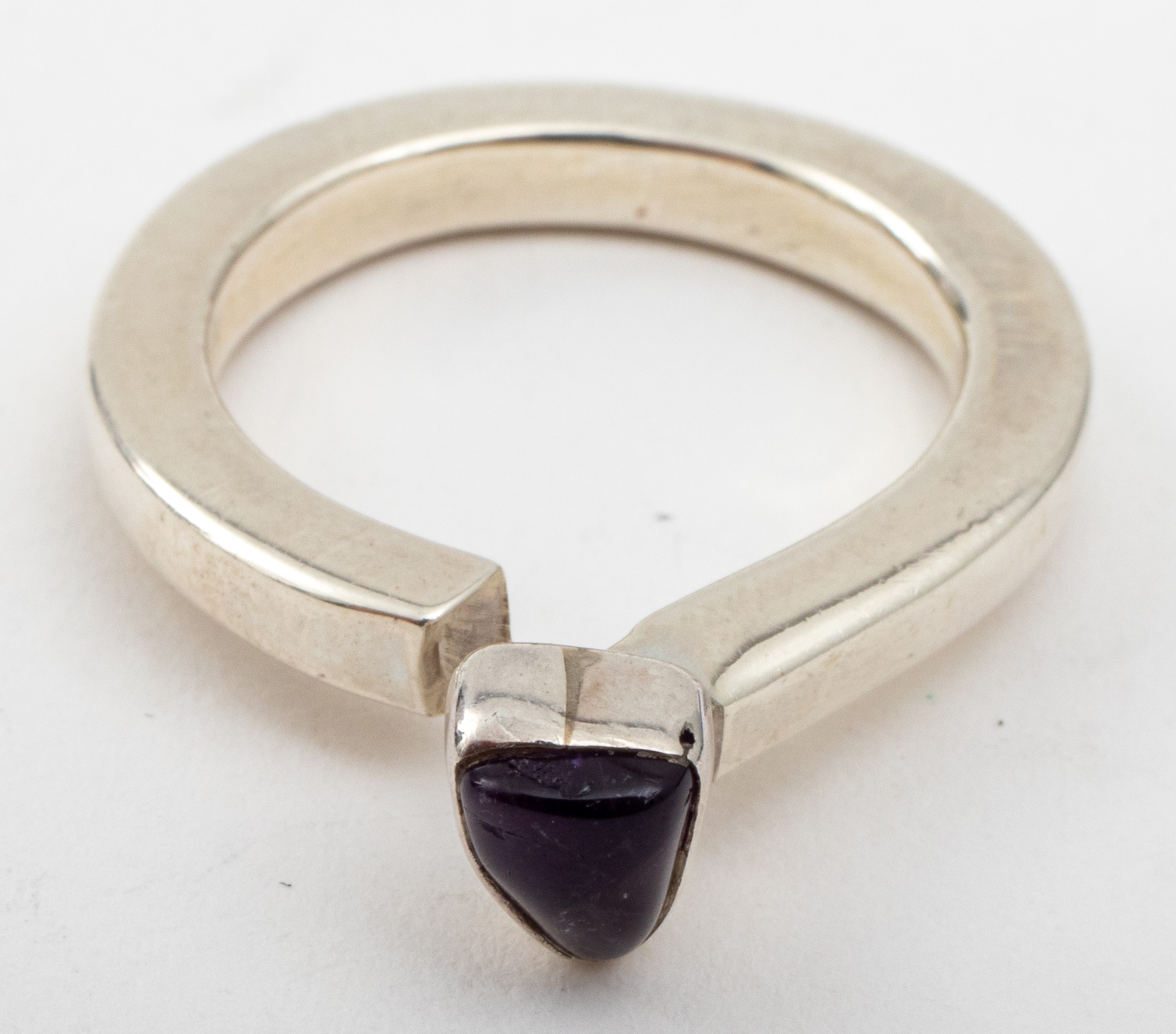 Appraisal: VINTAGE MODERNIST SILVER AMETHYST RING Vintage modernist sterling silver tumbled