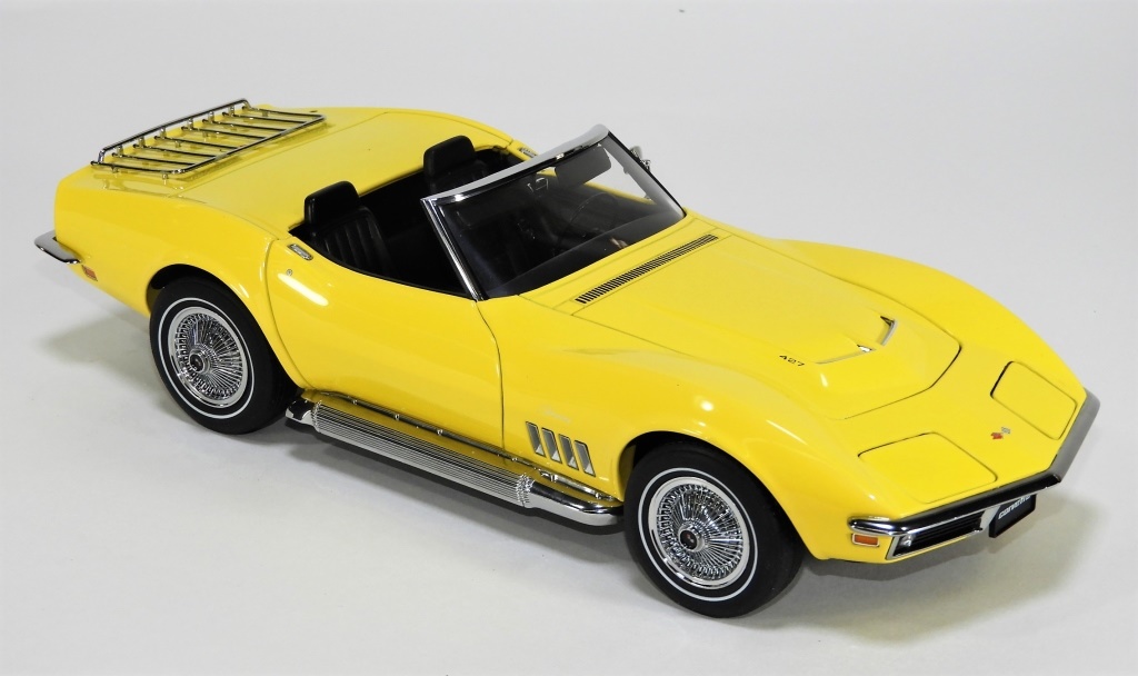 Appraisal: AUTOART C CORVETTE CONVERTIBLE DIECAST United States ContemporaryMillennium series scale