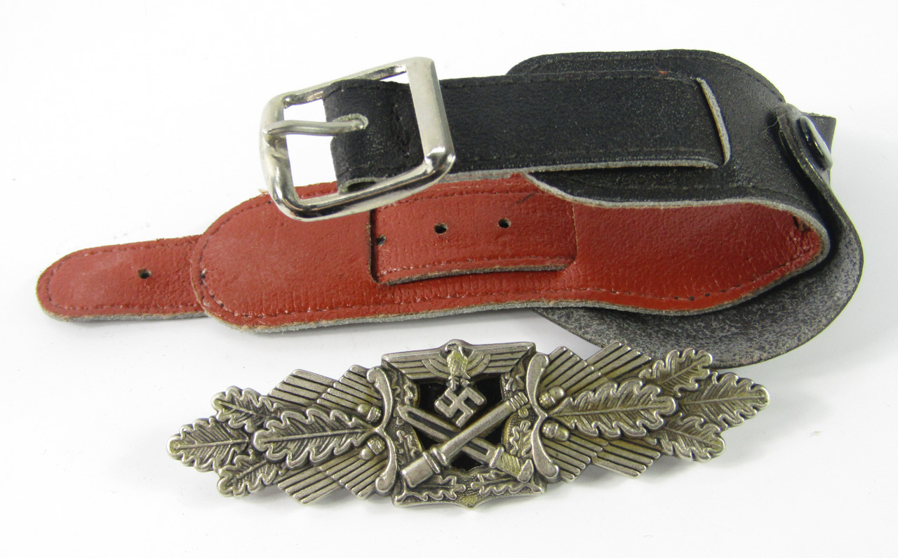 Appraisal: A Third Reich WWII Close Combat clasp pin lacking together