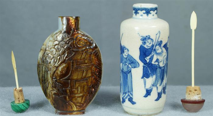 Appraisal: Chinese blue and white snuff bottle minor cracks to rim