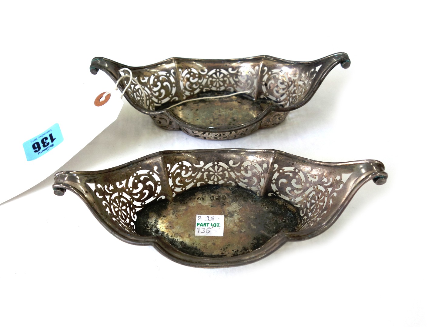 Appraisal: A pair of late Victorian silver sweetmeat dishes Job Frank