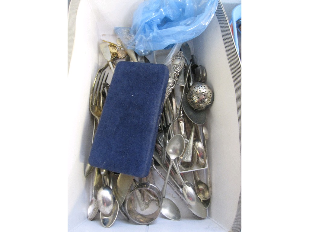 Appraisal: Box of loose cutlery