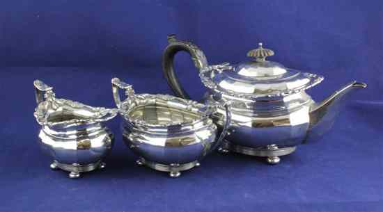 Appraisal: An Edwardian silver three piece tea set of panelled oval