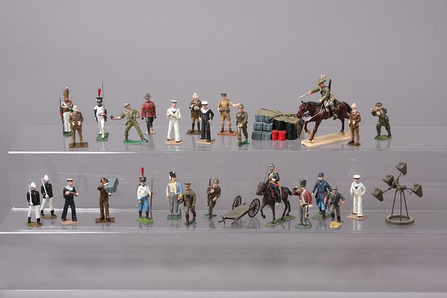 Appraisal: Lot of assorted metal figures by Fusilier Britains Authenticast and