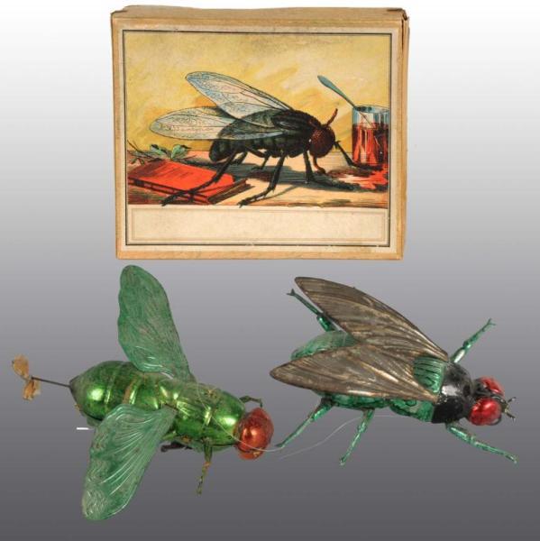 Appraisal: Lot of Tin Fly Wind-Up Toys Description German Working One