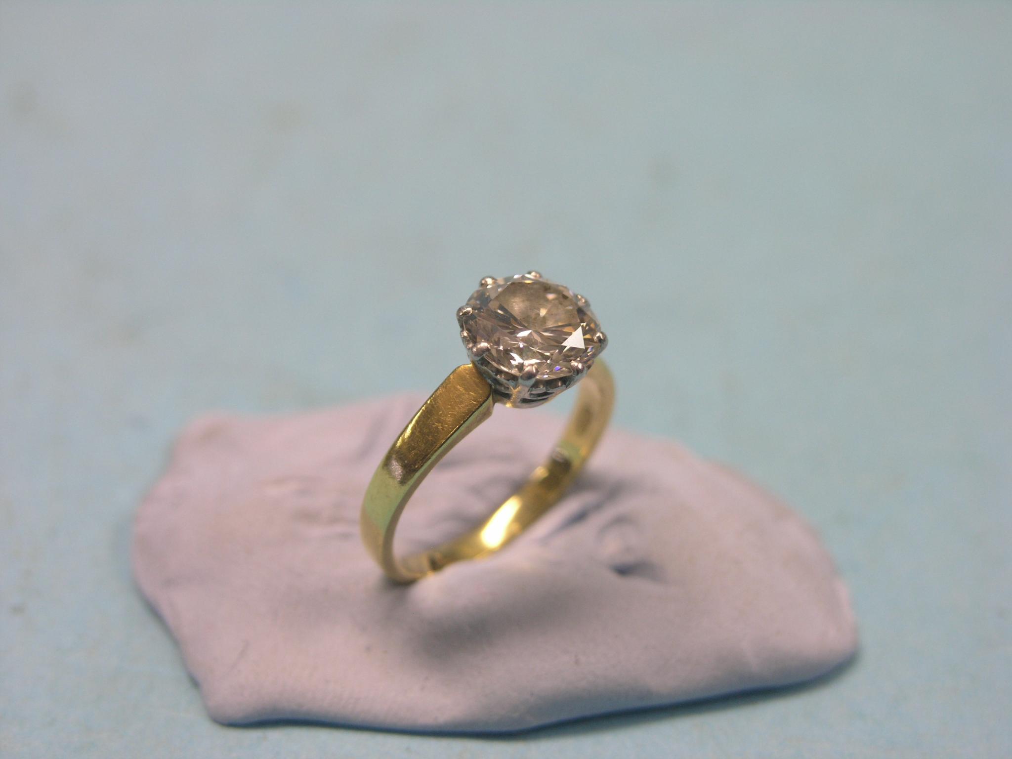 Appraisal: An ct gold and diamond solitaire ring brilliant-cut diamond approx