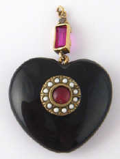 Appraisal: A paste set pendant designed as a heart approx cm