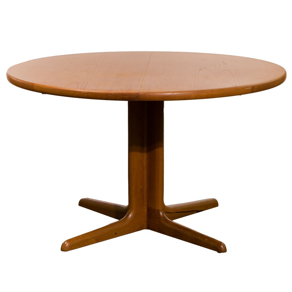 Appraisal: SKOVBY DANISH MODERN TEAK DINING TABLERound extending pedestal table having