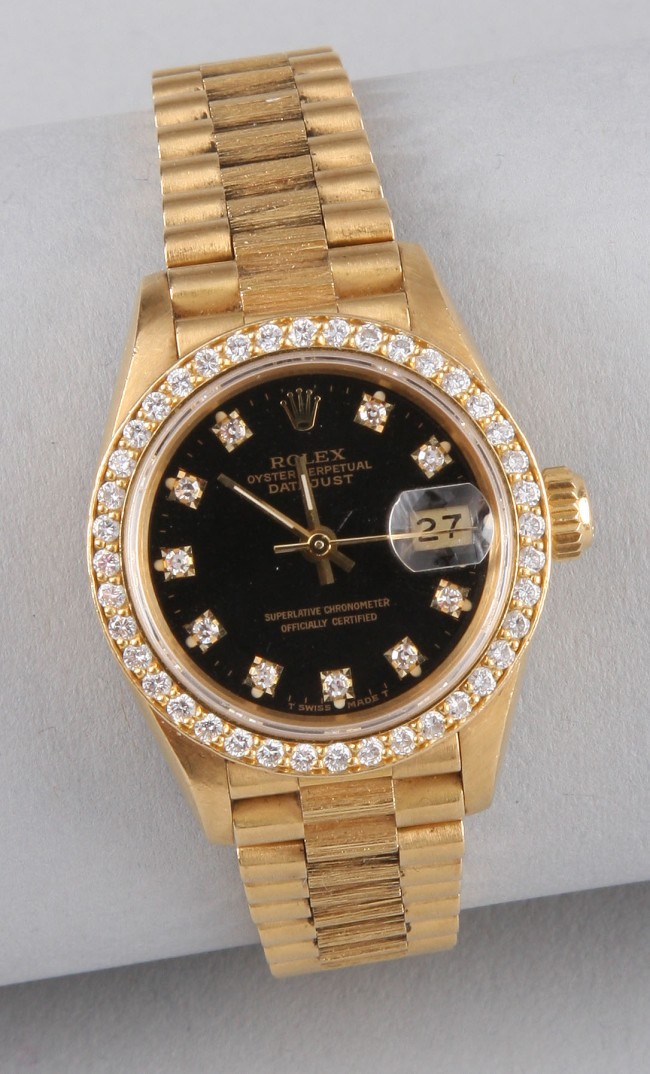 Appraisal: K watch with diamond bezel mm S